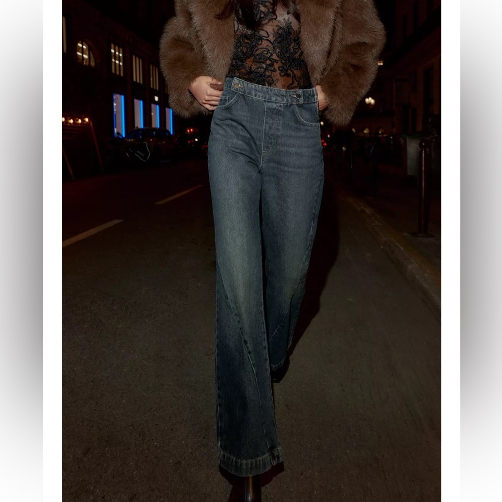 ZARA Midrise Flare Buttoned Jeans